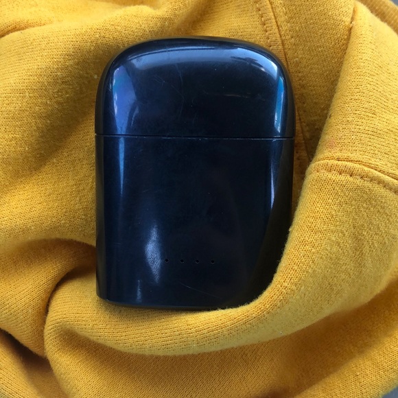 Wireless Ear Phones!!! - Picture 2 of 4